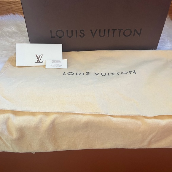 Louis Vuitton Artsy MM Beauty! - Picture 4 of 7